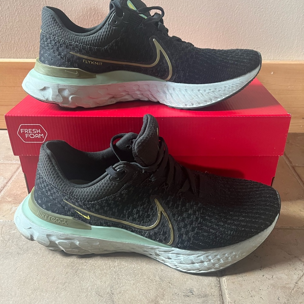 Used Nike react 3 fly knit running shoes, grey size 10.5 mens